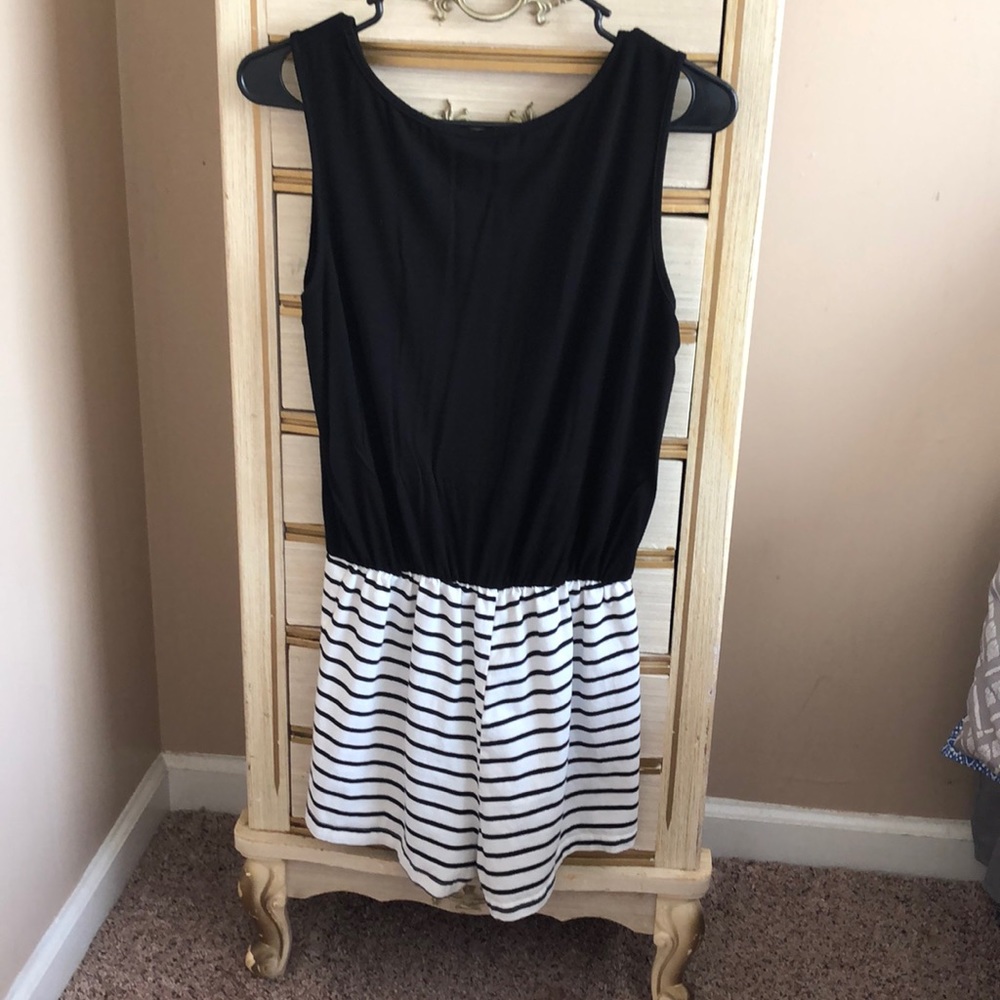 Romper - Picture 3 of 4